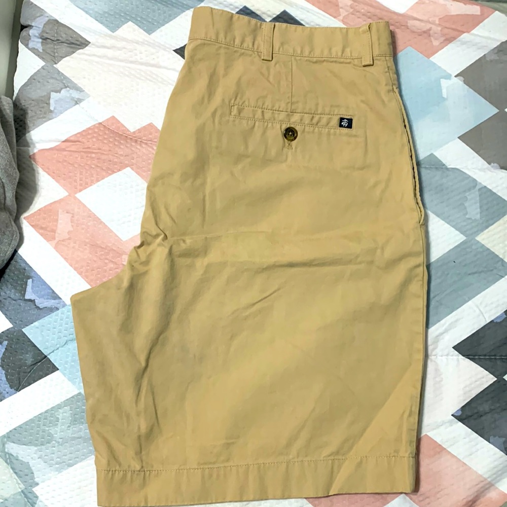 Vintage Brooks Brothers khaki shorts size 35 waist.